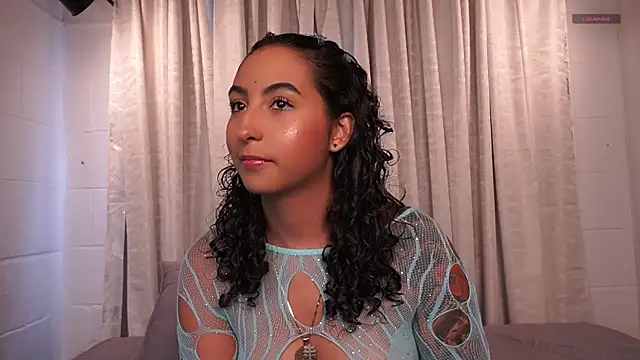 agatha collins  online show from 09/17/25, 07:15