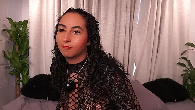 agatha collins  online show from 12/17/25, 07:31