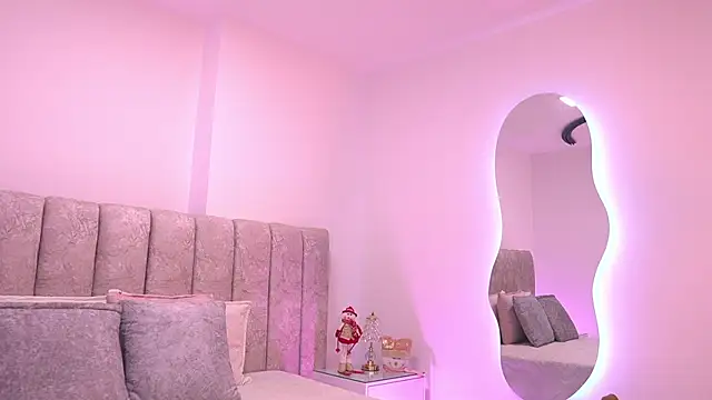 violeta aroca online show from 12/18/25, 03:12