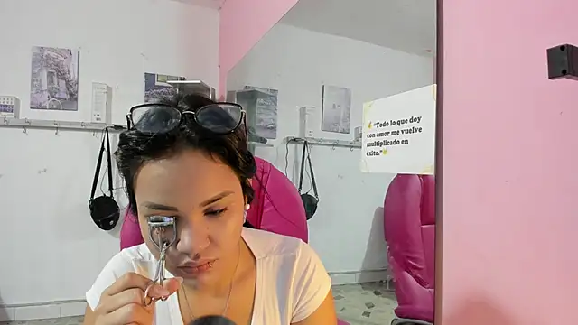 Snapshot of CAMILA--REY chatting on 01/17/26, 11:59 CAMILA--REY online show from 01/17/26, 11:59