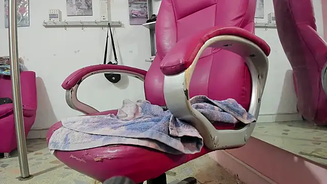 Snapshot of CAMILA--REY chatting on 01/19/26, 12:09 CAMILA--REY online show from 01/19/26, 12:09