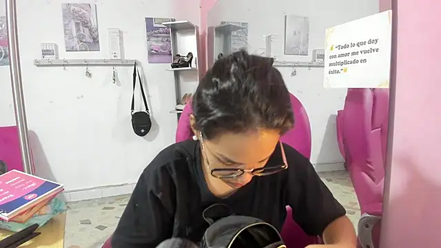 Snapshot of CAMILA--REY chatting on 02/11/26, 11:26 CAMILA--REY online show from 02/11/26, 11:26