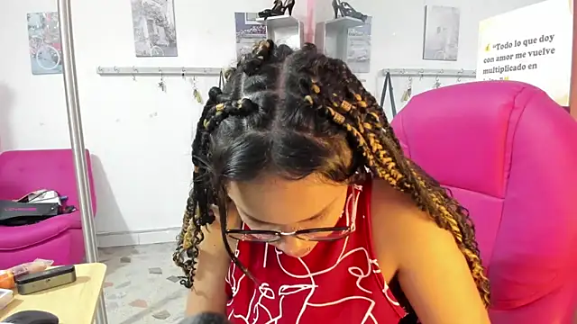 Snapshot of CAMILA--REY chatting on 02/17/26, 11:50 CAMILA--REY online show from 02/17/26, 11:50