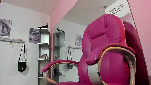 Snapshot of CAMILA--REY chatting on 02/23/26, 11:29 CAMILA--REY online show from 02/23/26, 11:29