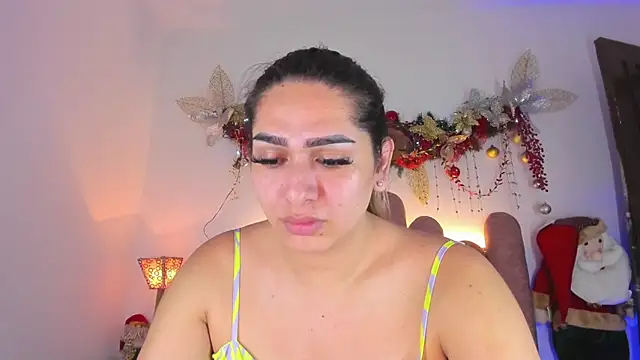 Snapshot of ISABELLASSMITH chatting on 12/21/24, 08:32 ISABELLASSMITH online show from 12/21/24, 08:32