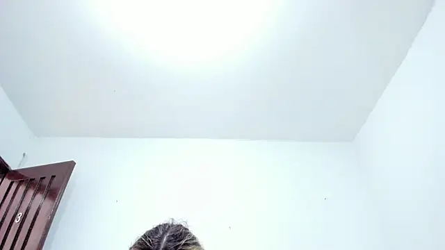 Snapshot of ISABELLASSMITH chatting on 01/22/25, 08:06 ISABELLASSMITH online show from 01/22/25, 08:06