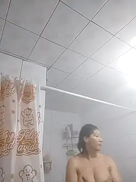 LaInsaciableIntensa online show from 12/17/25, 04:35