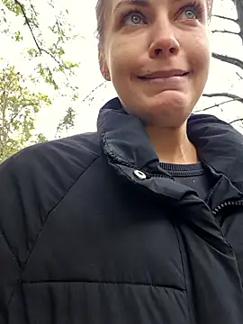 Keli Jessi online show from 10/23/25, 12:26