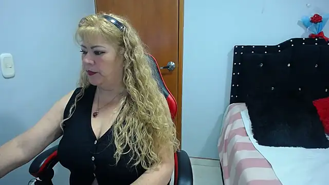 Ursulawhite69 online show from 02/27/26, 12:21