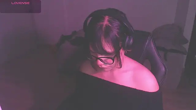 Snapshot of modjo_ chatting on 11/22/25, 03:38 modjo online show from 11/22/25, 03:38