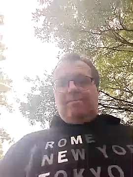 Snapshot of mike9473 chatting on 09/22/25, 11:12 mike9473 online show from 09/22/25, 11:12