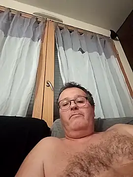 Snapshot of mike9473 chatting on 09/23/25, 09:40 mike9473 online show from 09/23/25, 09:40