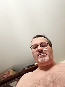 Snapshot of mike9473 chatting on 12/01/25, 06:13 mike9473 online show from 12/01/25, 06:13