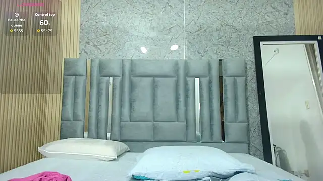 veronicaroose  online show from 02/25/26, 12:48