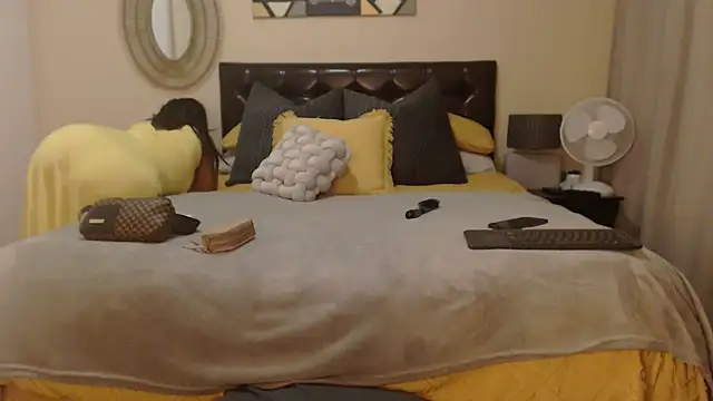 Snapshot of Creamyass22 chatting on 01/07/25, 07:28 Creamyass22 online show from 01/07/25, 07:28