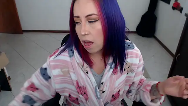 charlottezoe15 online show from 02/18/26, 05:31