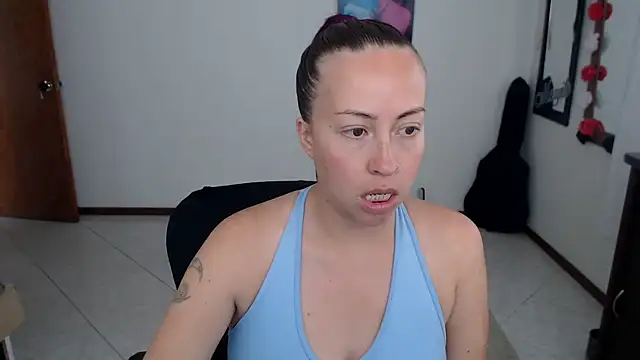 charlottezoe15 online show from 02/20/26, 05:57