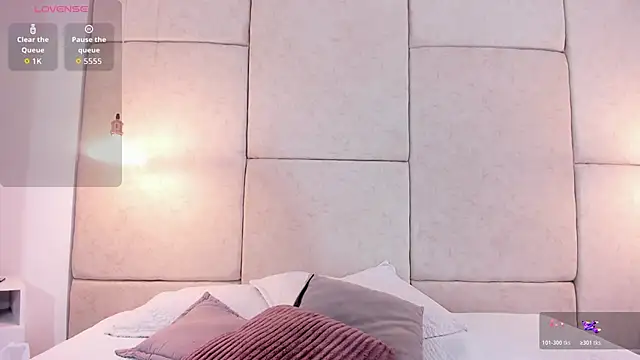 aisha vs online show from 12/05/25, 12:47