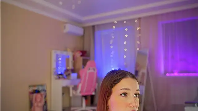 Snapshot of RosyEmily chatting on 11/13/25, 12:26 RosyEmily online show from 11/13/25, 12:26