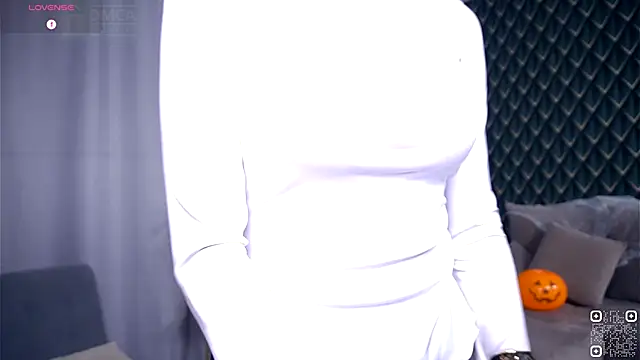 Snapshot of AmmyScotch chatting on 10/30/25, 04:36 AmmyScotch online show from 10/30/25, 04:36