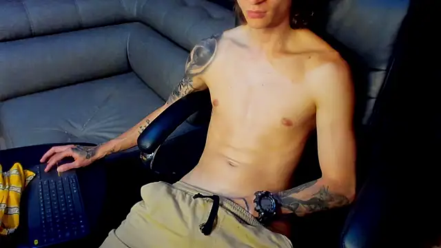 Snapshot of Dmtry6 chatting on 01/20/25, 12:36 Dmtry6 online show from 01/20/25, 12:36