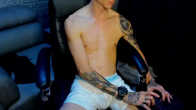 Snapshot of Dmtry6 chatting on 02/24/25, 11:41 Dmtry6 online show from 02/24/25, 11:41