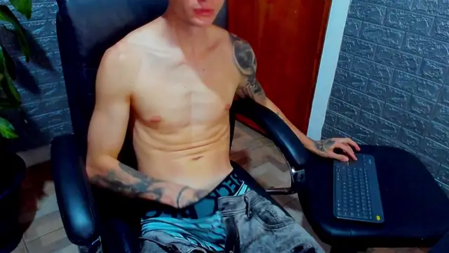 Snapshot of Dmtry6 chatting on 03/21/25, 01:24 Dmtry6 online show from 03/21/25, 01:24