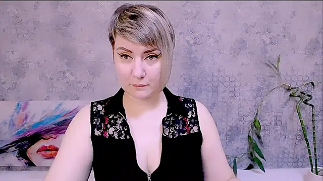 Djullia online show from 11/17/25, 06:19