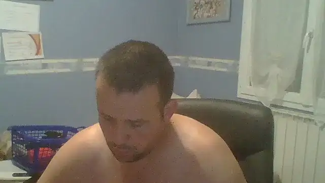 manubm03 online show from 09/17/25, 04:14