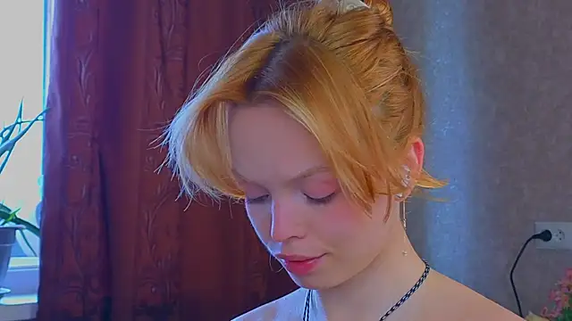 sinteas online show from 04/18/26, 10:41