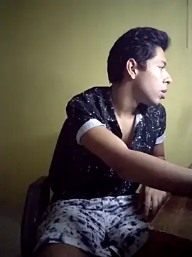 Snapshot of Sexyzino chatting on 10/15/25, 04:34 Sexyzino online show from 10/15/25, 04:34