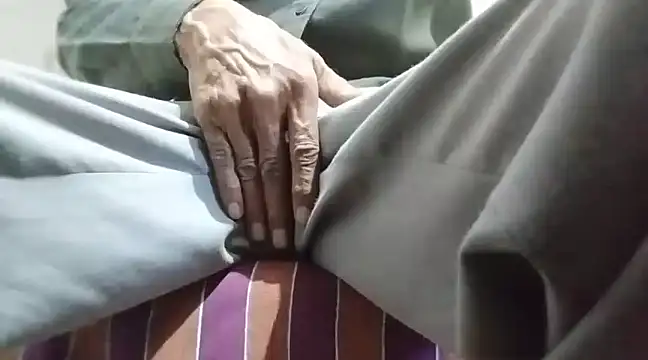 Snapshot of manan28 chatting on 02/20/25, 09:44 manan28 online show from 02/20/25, 09:44