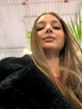 Snapshot of KrisMagnoly chatting on 12/07/24, 04:14 KrisMagnoly online show from 12/07/24, 04:14