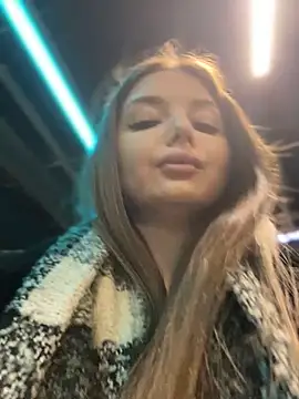 Snapshot of KrisMagnoly chatting on 12/28/24, 04:30 KrisMagnoly online show from 12/28/24, 04:30