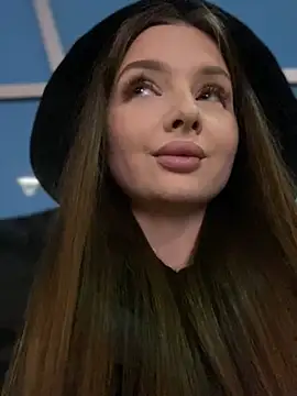 Snapshot of KrisMagnoly chatting on 03/18/25, 04:48 KrisMagnoly online show from 03/18/25, 04:48