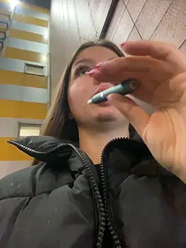 Snapshot of KrisMagnoly chatting on 09/23/25, 05:16 KrisMagnoly online show from 09/23/25, 05:16