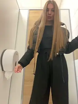 Snapshot of KrisMagnoly chatting on 09/29/25, 06:02 KrisMagnoly online show from 09/29/25, 06:02