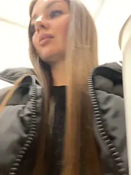 Snapshot of KrisMagnoly chatting on 10/08/25, 05:21 KrisMagnoly online show from 10/08/25, 05:21