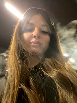 Snapshot of KrisMagnoly chatting on 10/15/25, 04:40 KrisMagnoly online show from 10/15/25, 04:40