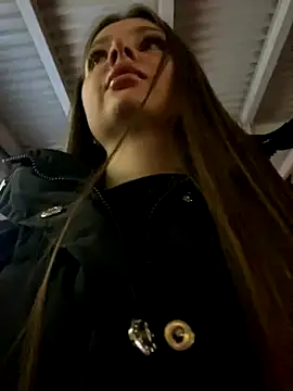 KrisMagnoly online show from 10/20/25, 03:45