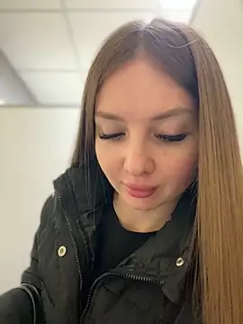 Snapshot of KrisMagnoly chatting on 10/22/25, 04:40 KrisMagnoly online show from 10/22/25, 04:40