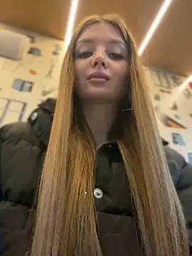 KrisMagnoly online show from 10/25/25, 04:46