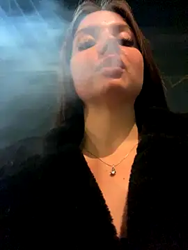 Snapshot of KrisMagnoly chatting on 10/26/25, 04:46 KrisMagnoly online show from 10/26/25, 04:46