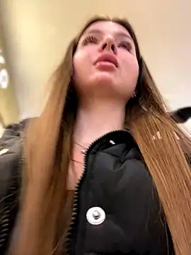 Snapshot of KrisMagnoly chatting on 10/31/25, 03:13 KrisMagnoly online show from 10/31/25, 03:13