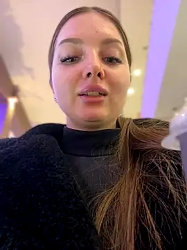 Snapshot of KrisMagnoly chatting on 12/14/25, 04:45 KrisMagnoly online show from 12/14/25, 04:45