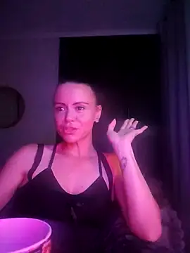 MrsBunnyBum online show from 04/13/26, 05:51