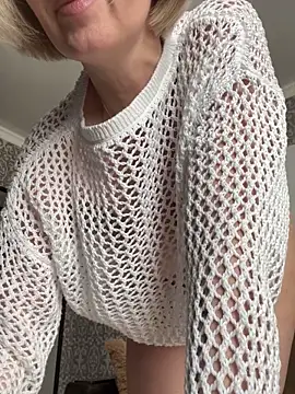 sensualEmilia online show from 05/17/26, 11:06