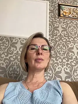 Snapshot of sensualEmilia chatting on 06/11/26, 09:07 sensualEmilia online show from 06/11/26, 09:07