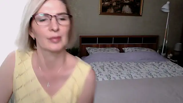 Snapshot of sensualEmilia chatting on 06/23/26, 11:19 sensualEmilia online show from 06/23/26, 11:19