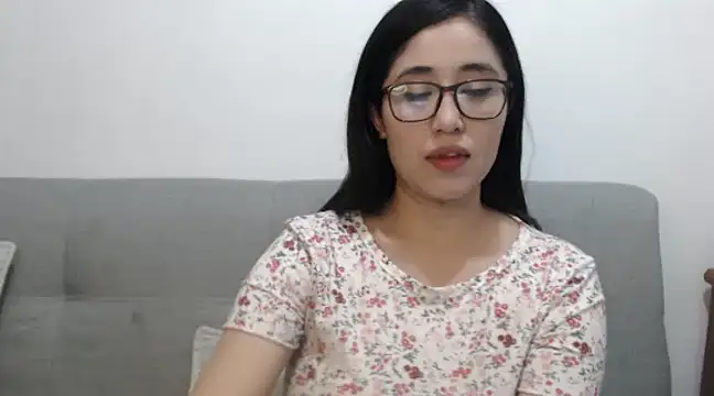 YummymeowW online show from 01/25/25, 04:23